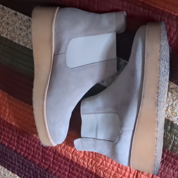 CLARK'S*Originals Ornella Boot in sand stone size 8.5, gum sole rare, EUC. Hot - Picture 3 of 11